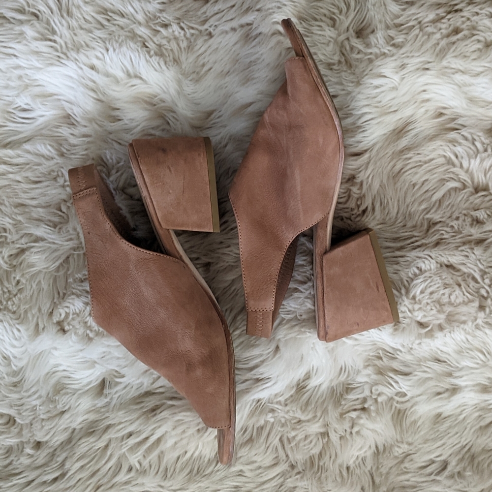 Eileen Fisher Leigh Nubuck Slingback - Picture 4 of 11